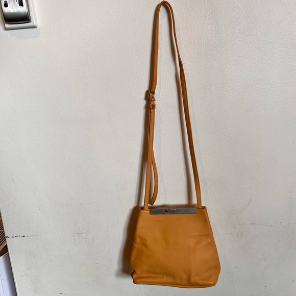 Olbrish Cover B Handmade Leather Triangle Crossbody Camel Bag Made in Germany - Picture 7 of 17